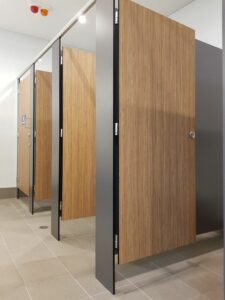 cubicle toilet
